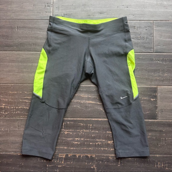 Nike cropped leggings - Picture 3 of 4